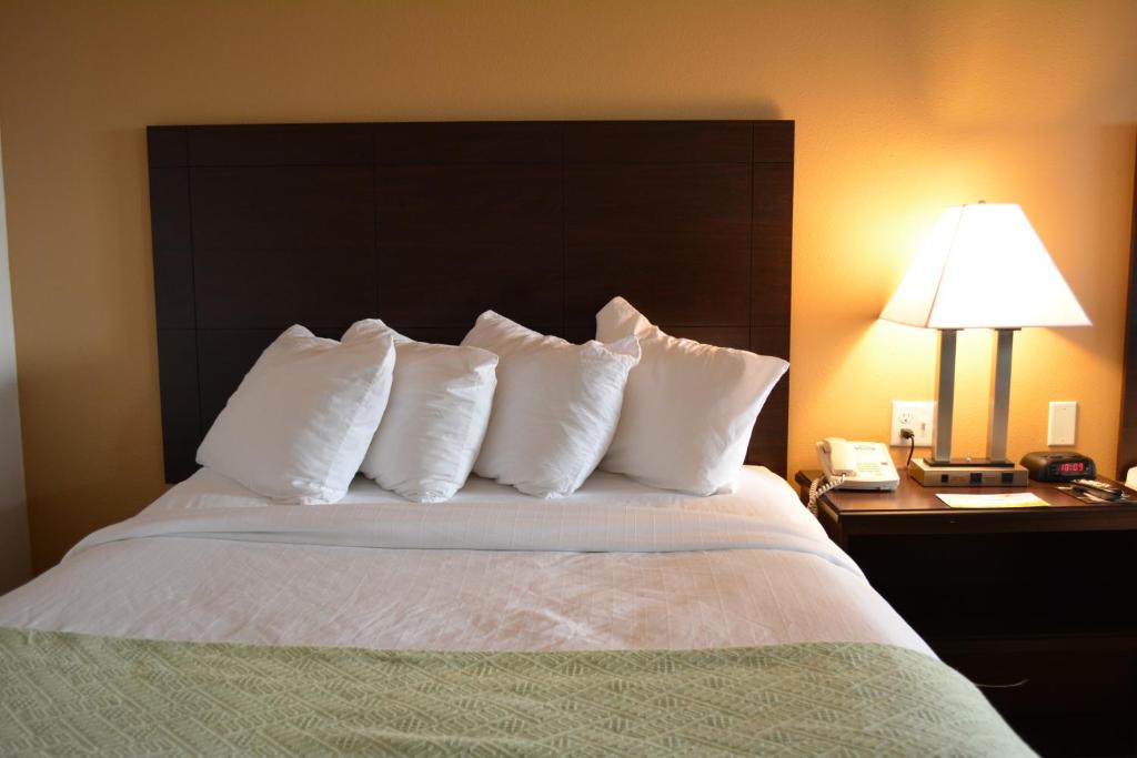 Queen Room – Non-Smoking