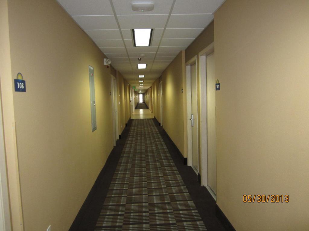 Queen Room with Two Queen Beds – Non-Smoking