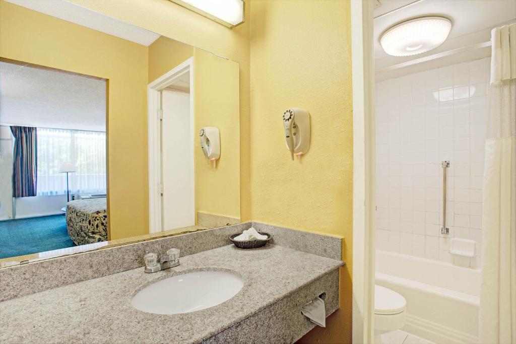 King Room – Non-Smoking