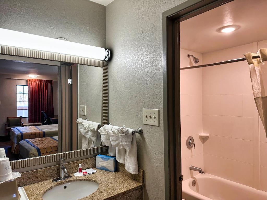 Double Room – Disability AccessNon-Smoking