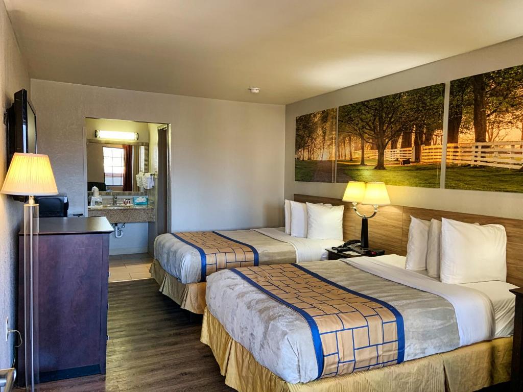 Double Room with Two Double Beds – Non-Smoking