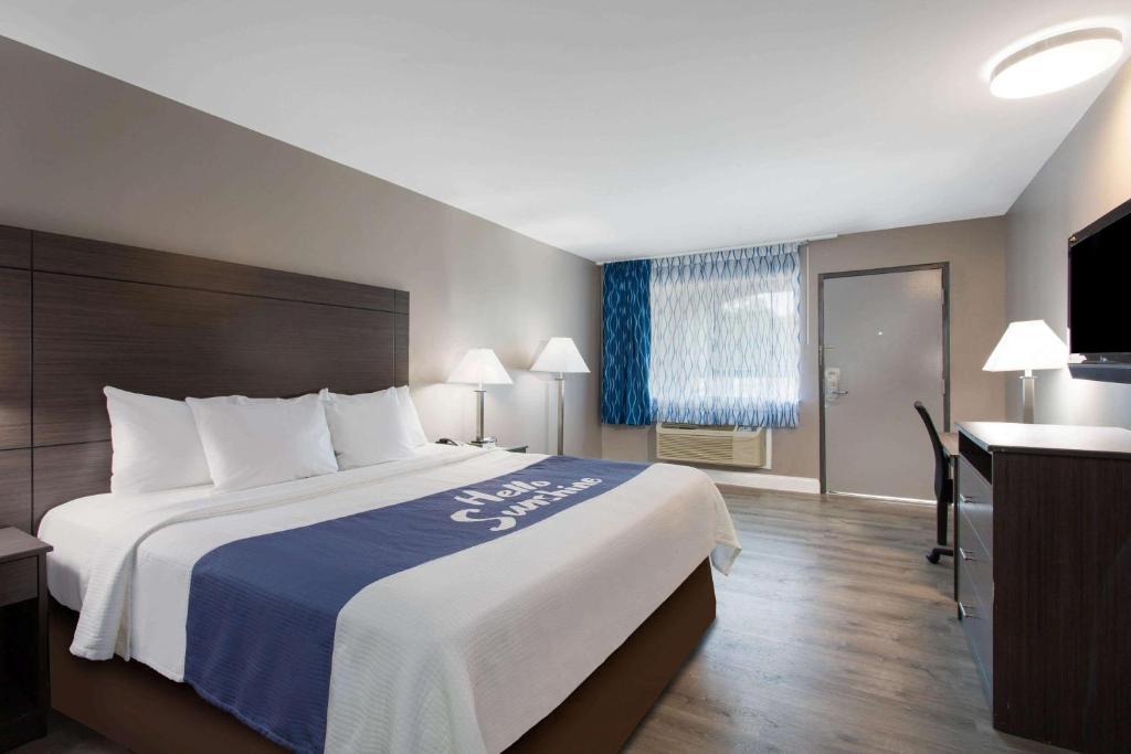 King Room – Non-Smoking