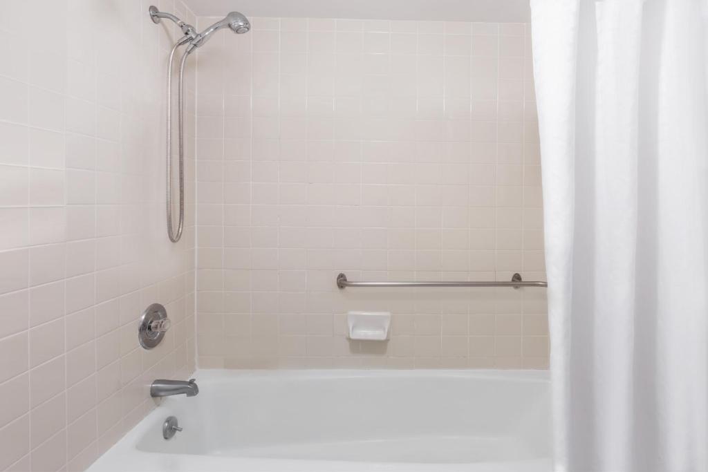 Room with Two Double Beds – Non-Smoking