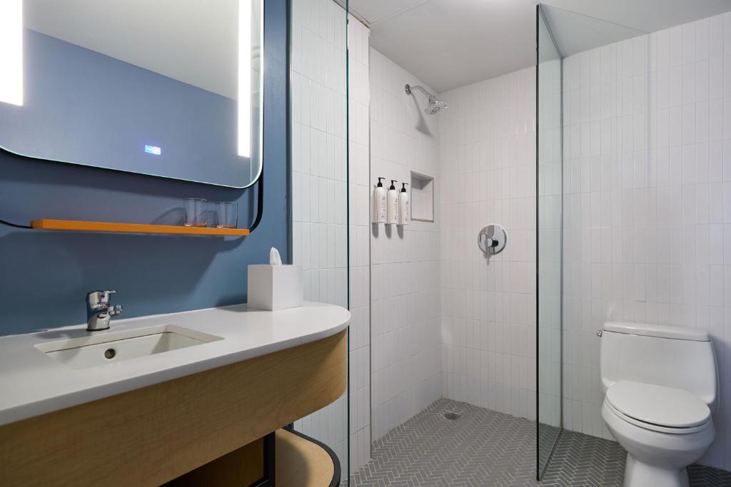 Premium Double Room with Two Double Beds – High Floor