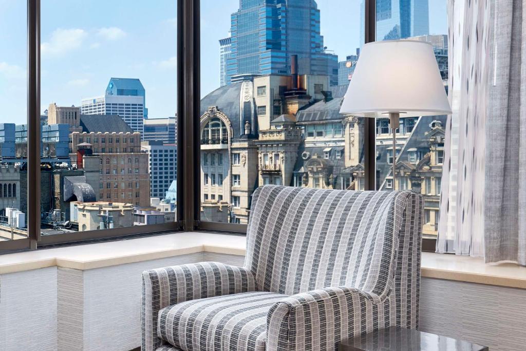 King Room with City View – High Floor