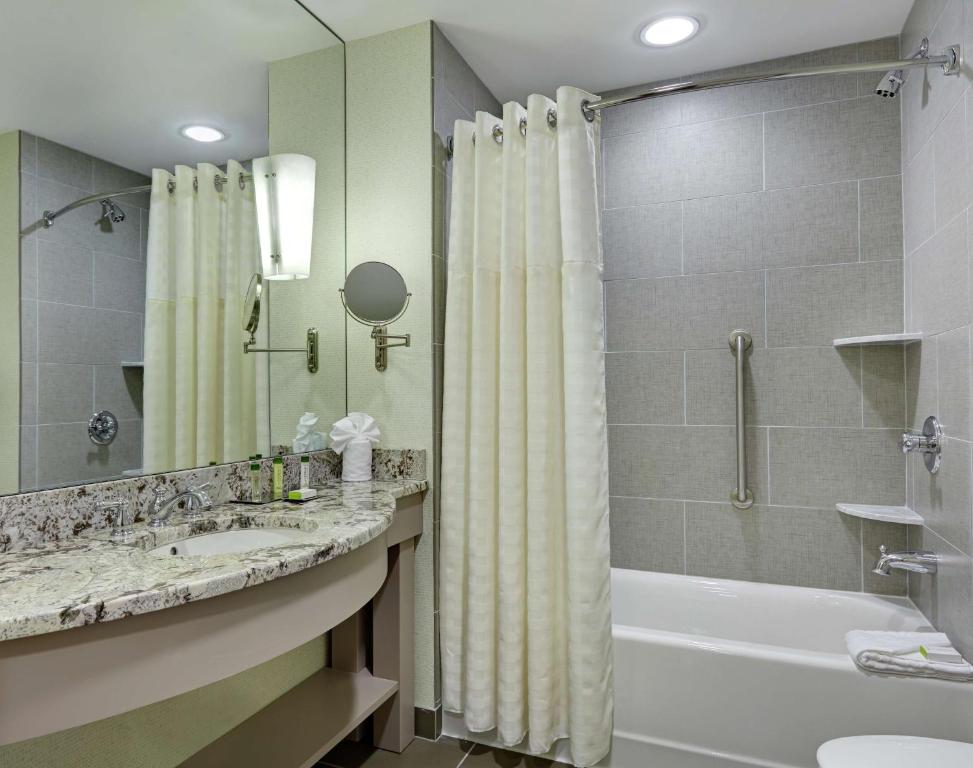 King Suite with Kitchenette