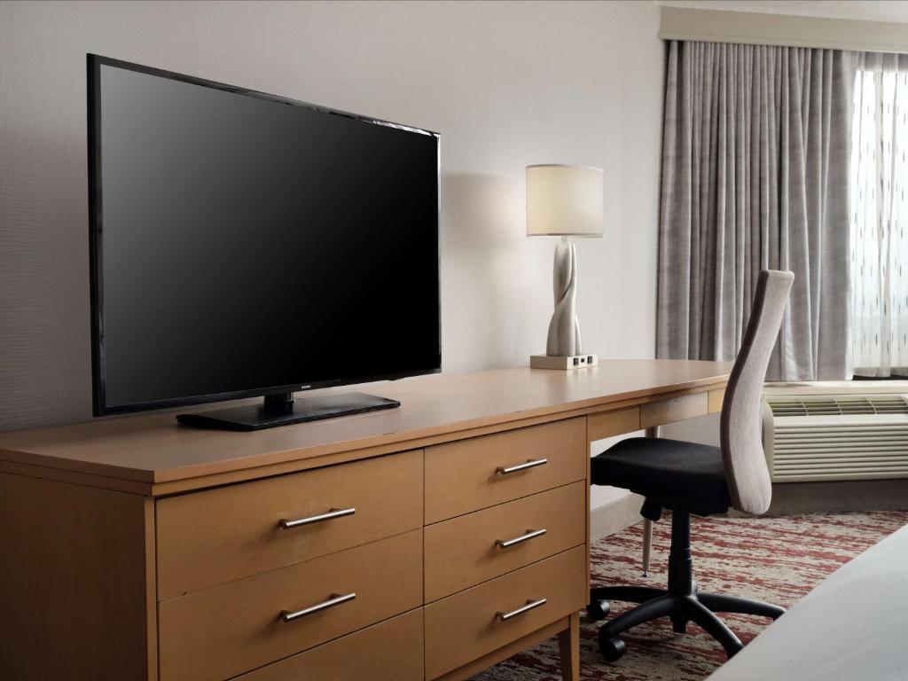 Queen Room with Two Queen Beds – Hypoallergenic