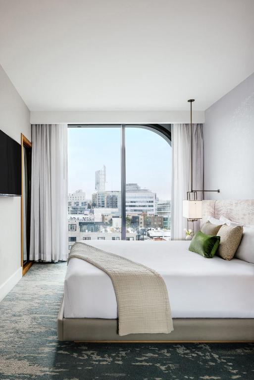 One-Bedroom King Suite Platinum