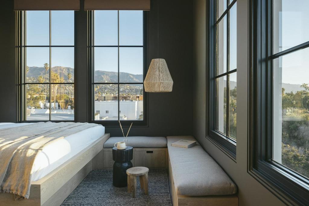 Suite with Mountain View