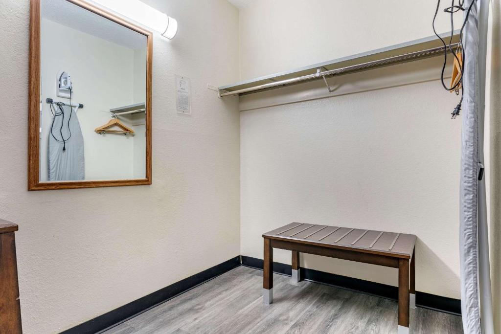 King Room – Non-Smoking