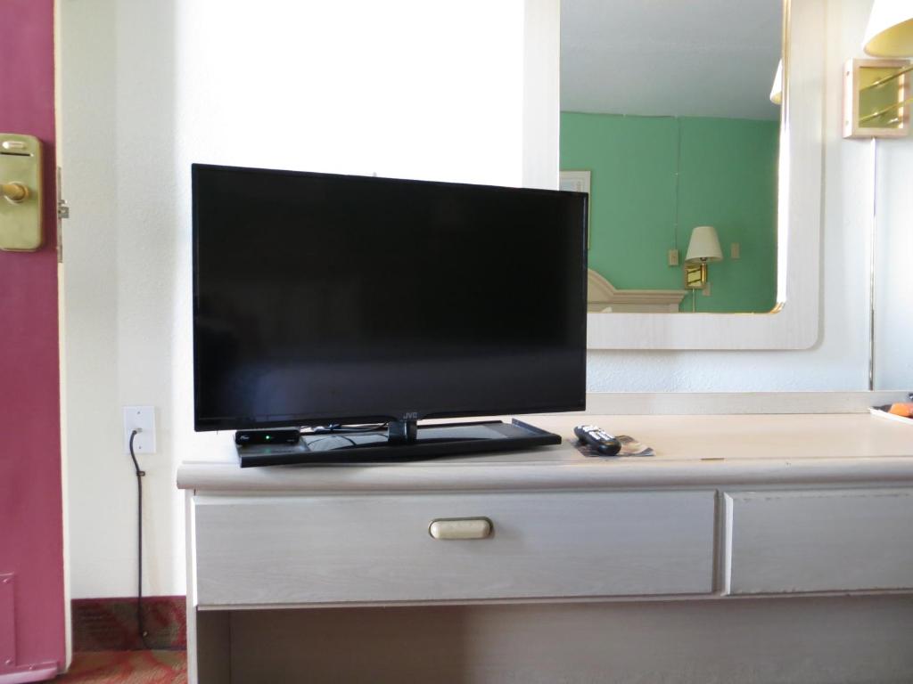Standard Queen Room with Two Queen Beds – Non-Smoking