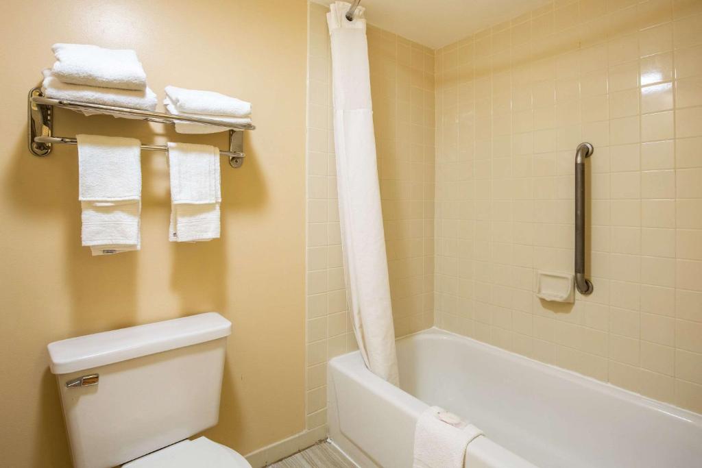 Double Room with Two Double Beds – Non-Smoking