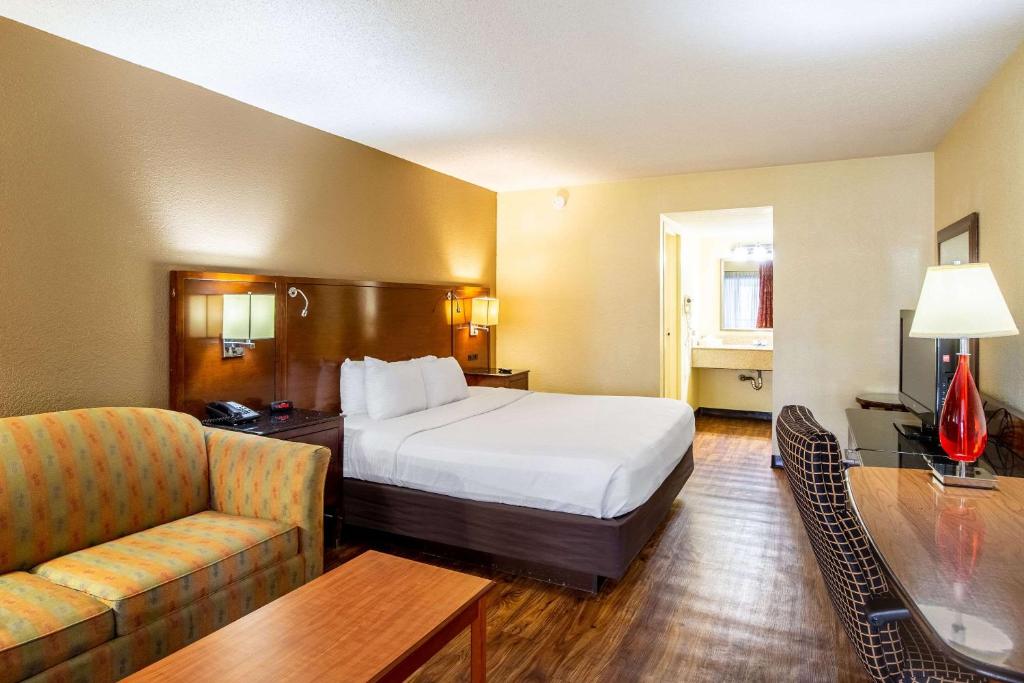 King Room – Non-Smoking