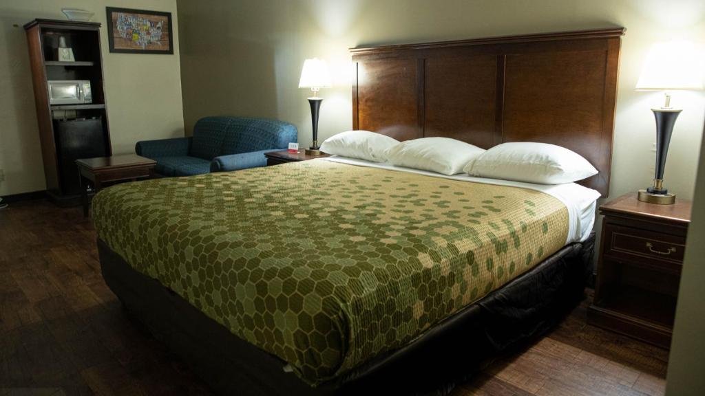 King Room – Non-Smoking