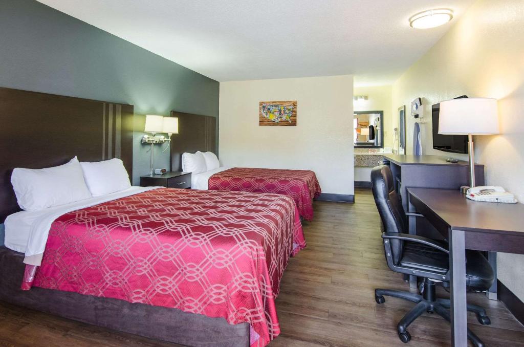 Double Room with Two Double Beds – Non-Smoking