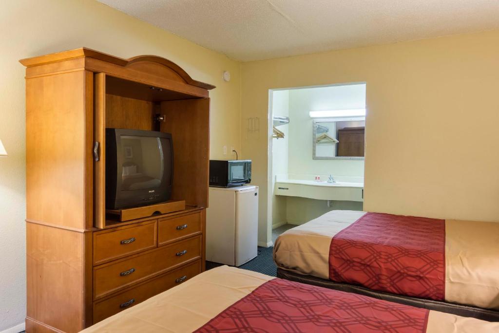 Double Room with Two Double Beds – Non-Smoking