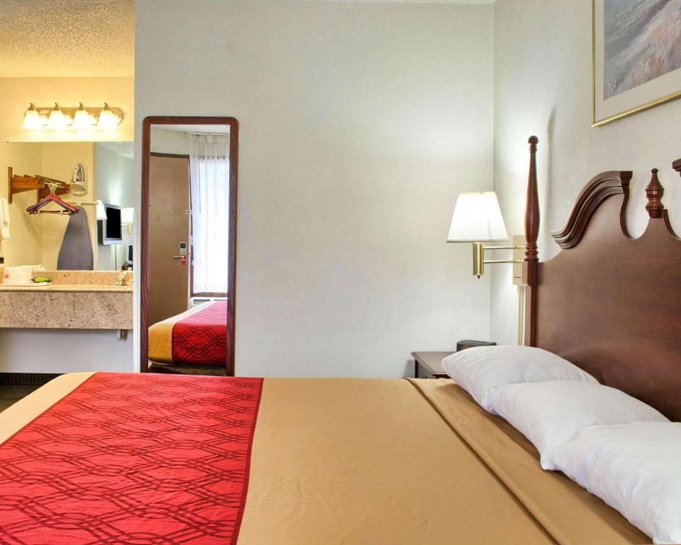 King Room – Non-Smoking