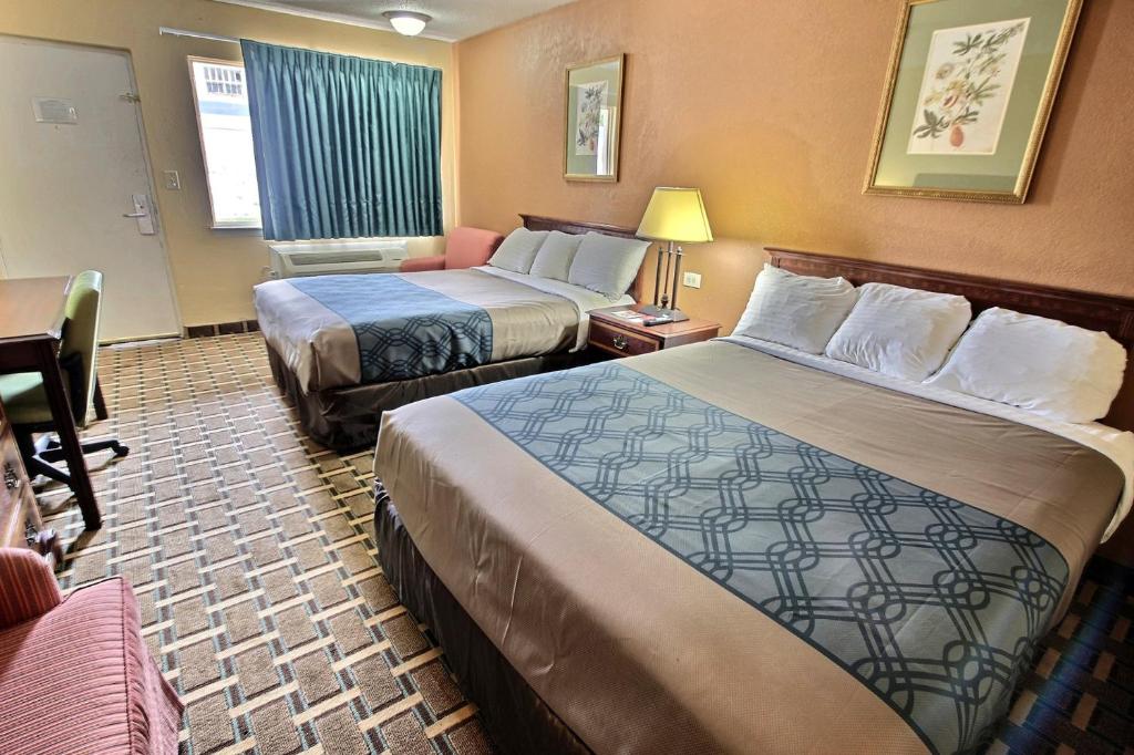 Double Room with Two Double Beds – Smoking