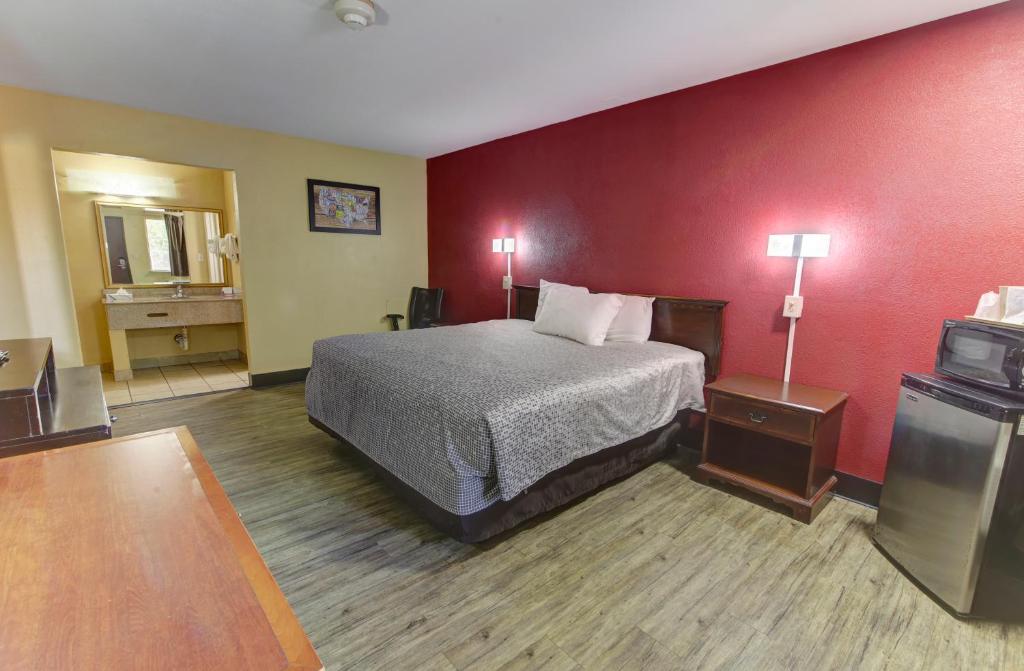 King Room – Non-Smoking