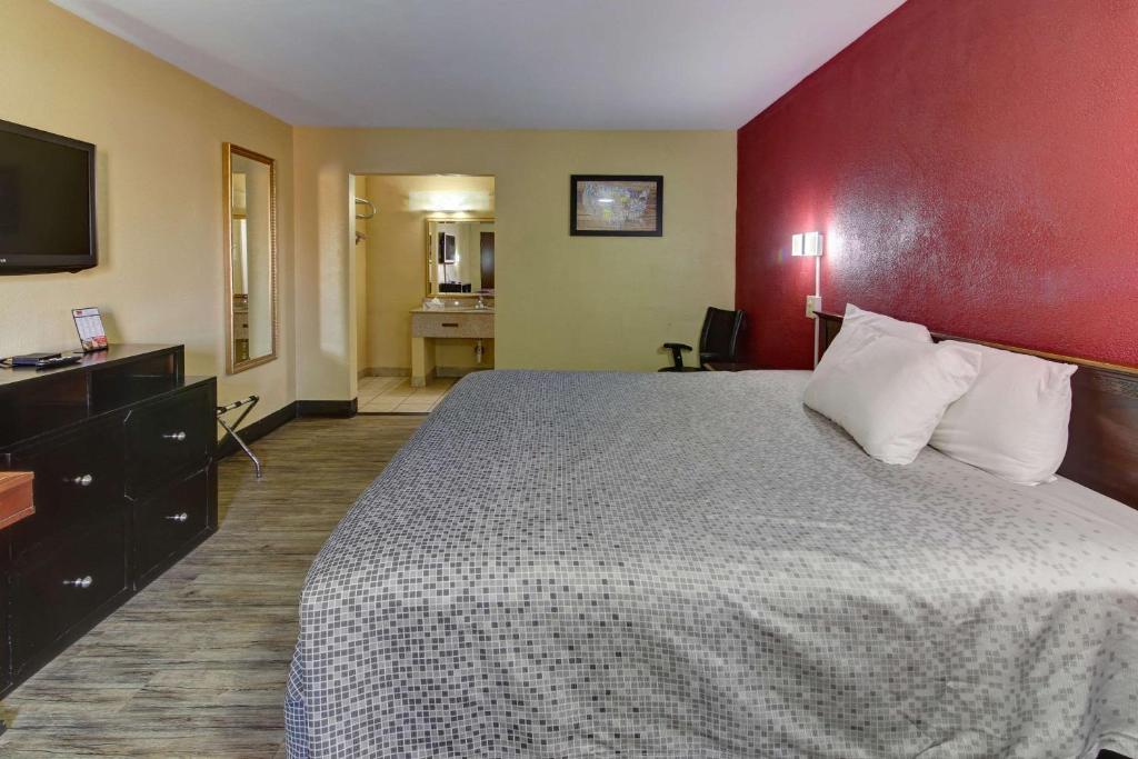 King Room – Non-Smoking