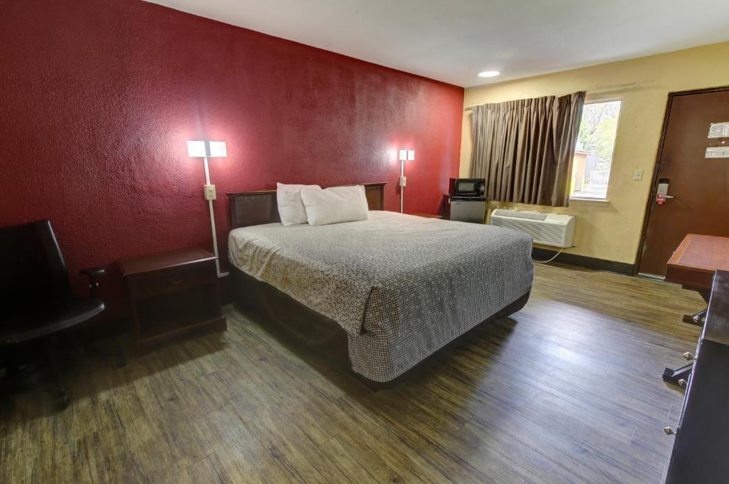 King Room – Non-Smoking