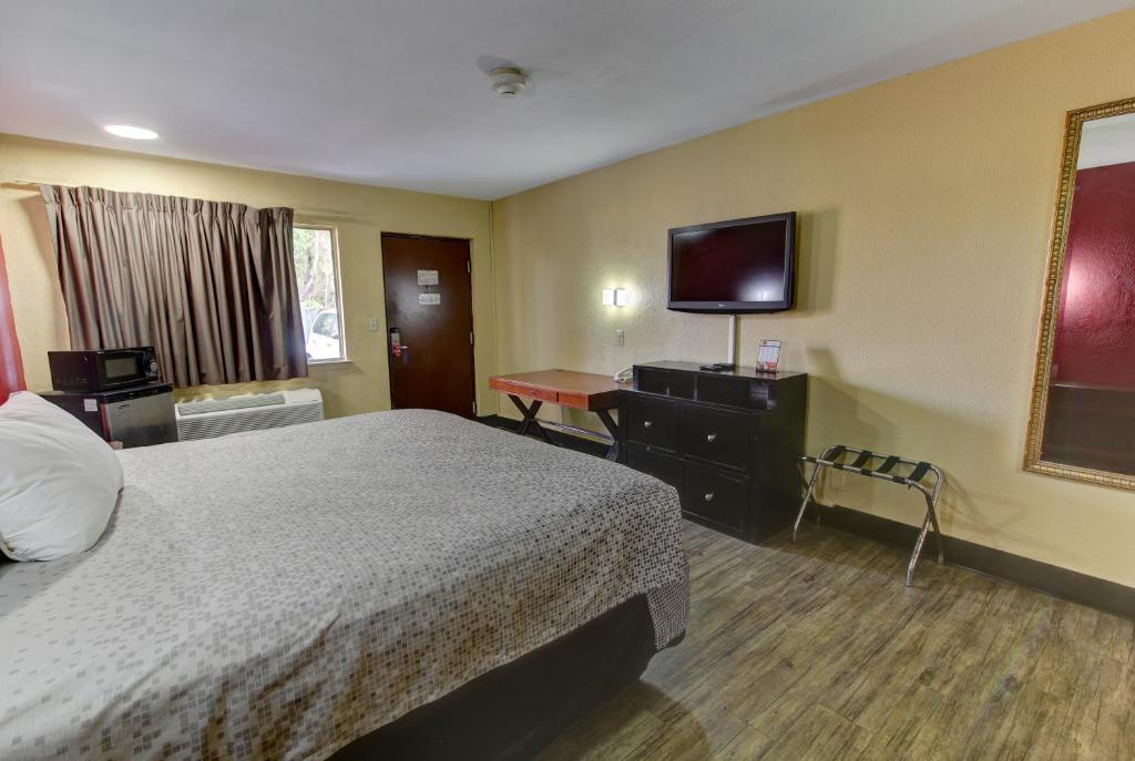 King Room – Non-Smoking