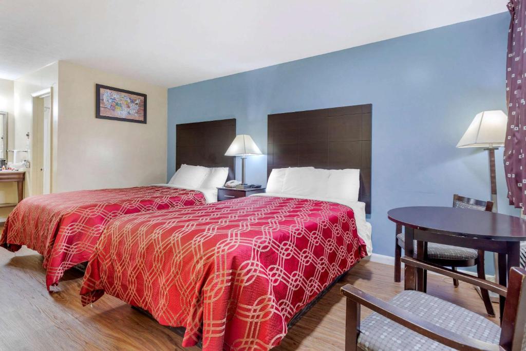 Standard Double Room with Two Double Beds – Smoking