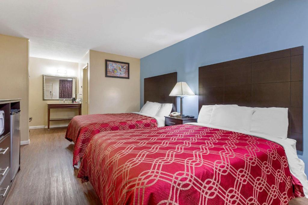 Standard Double Room with Two Double Beds – Smoking