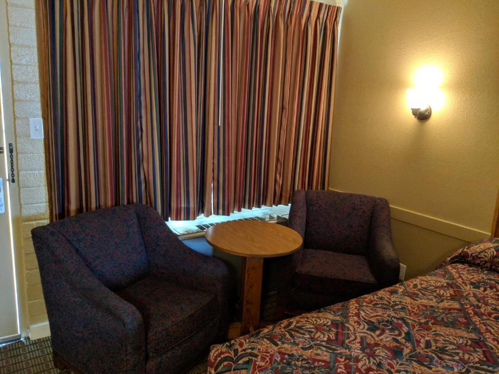 Non-Smoking Queen Room