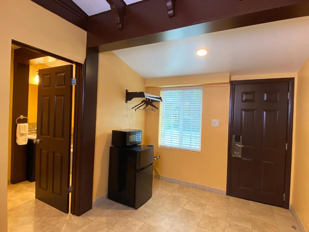 Deluxe Suite with Spa Bath