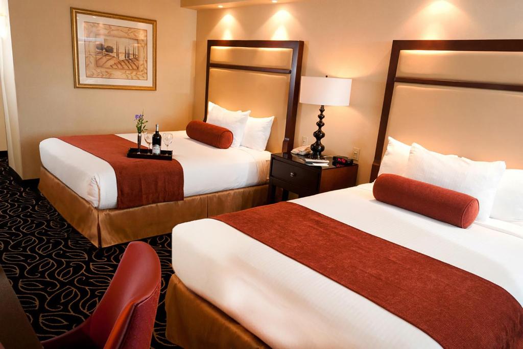 PREMIUM ROOM 2 QUEENS NON-SMOKING