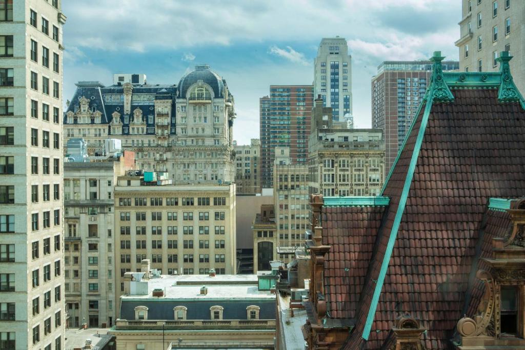 Guest room 1 King City view