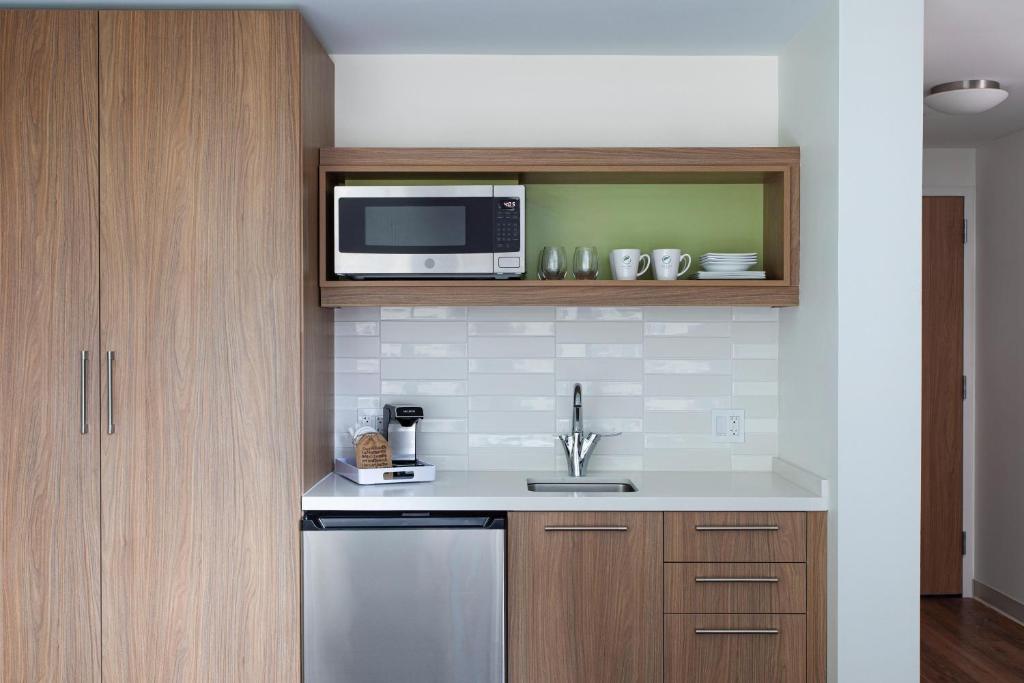 Standard King Room – Hearing Accessible