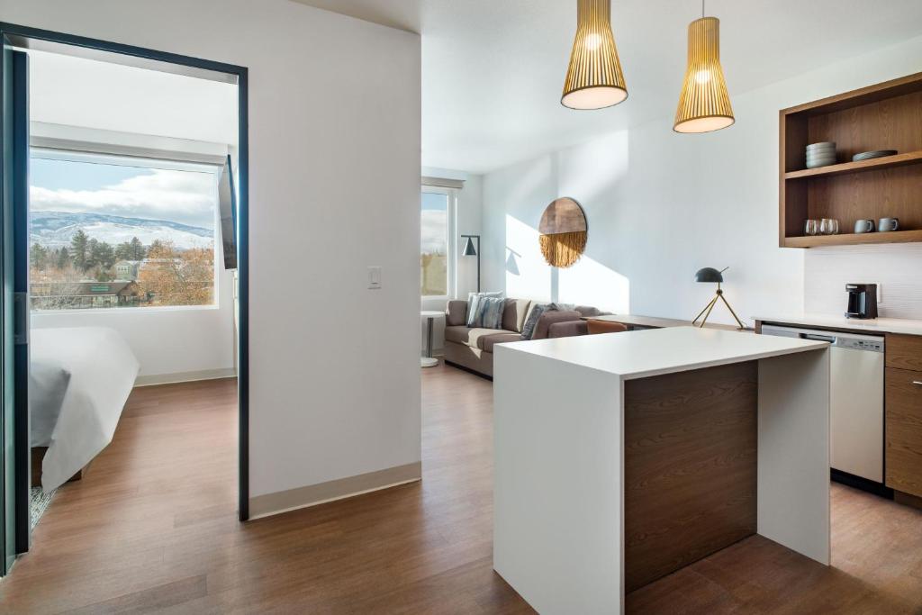 One-Bedroom King Suite with Sofa Bed and City View