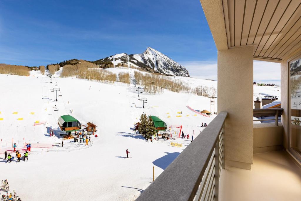 Slopeside View One Bedroom Suite