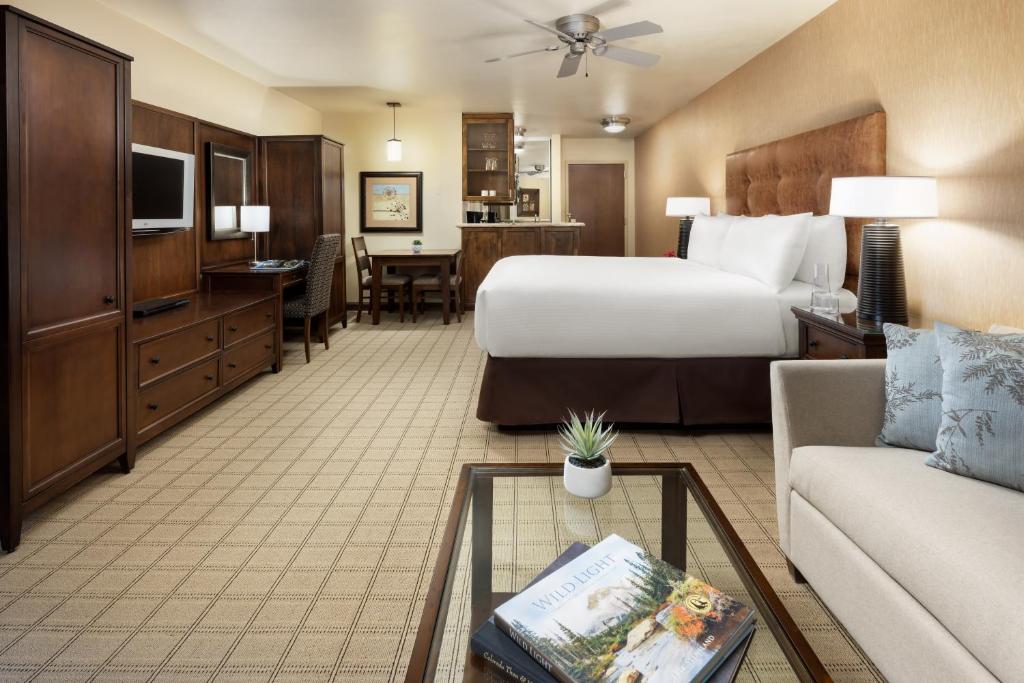 Valley View King Room