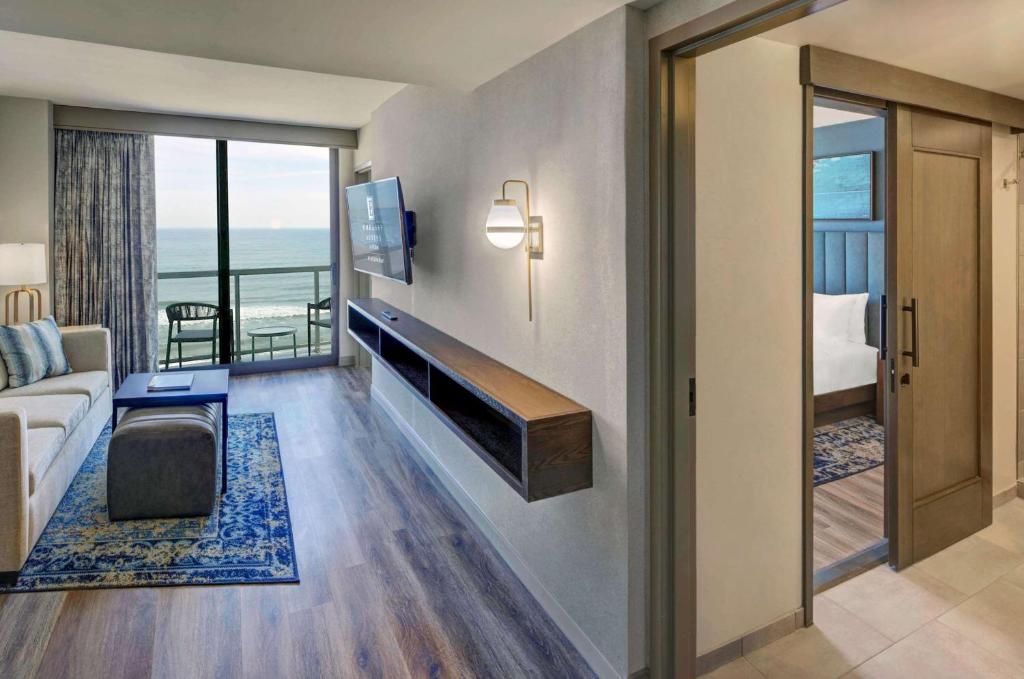 King Suite – Oceanfront