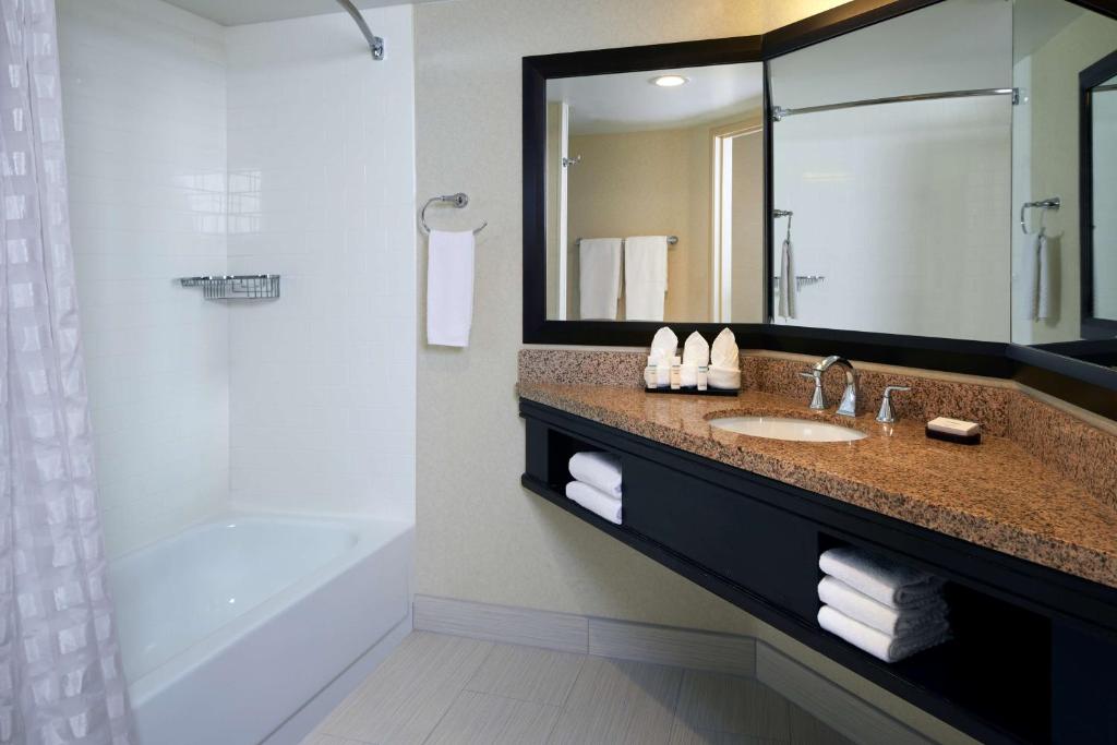 Queen Room – Non-Smoking