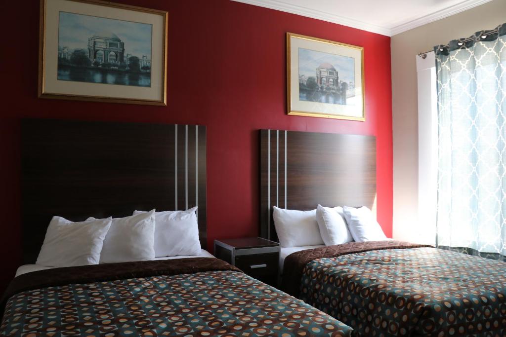 Double Room with Two Double Beds and Private Bathroom