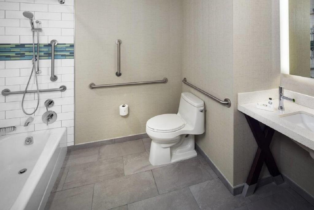 King Room  – Disability Access with Bath Tub
