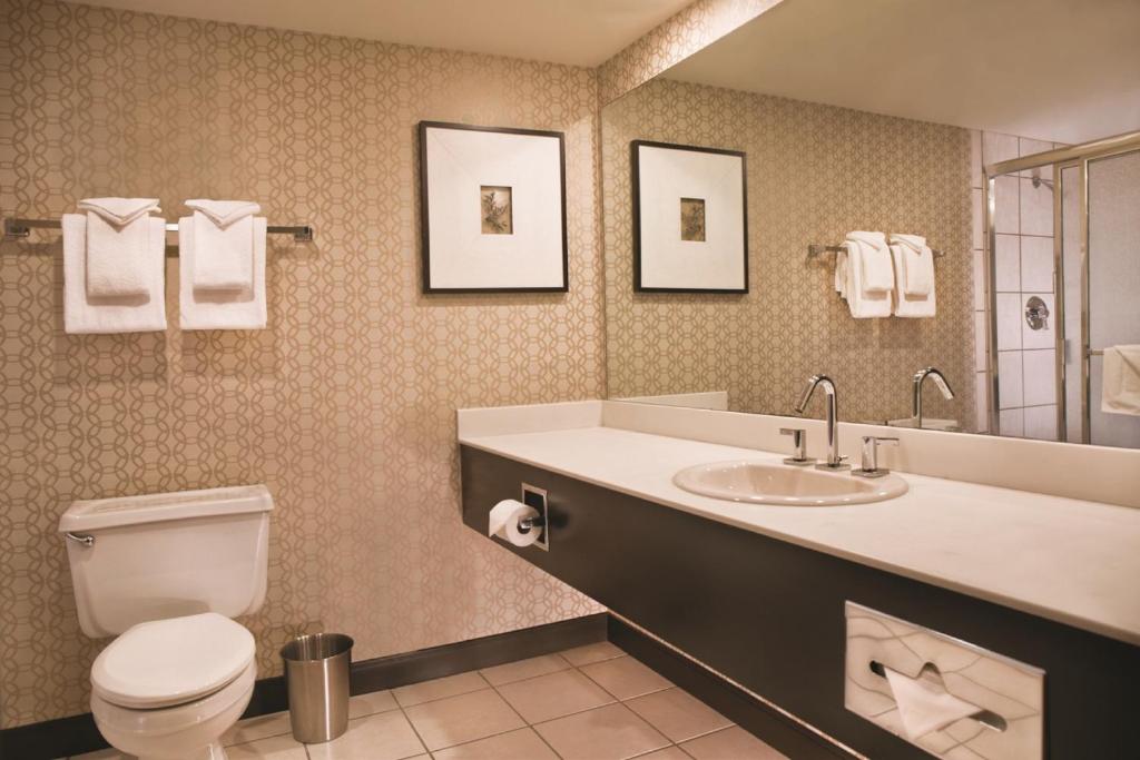 Royal Tower Two Queen Room