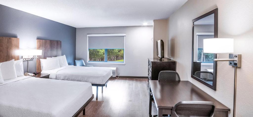 Studio with 2 Double Beds – Non-Smoking