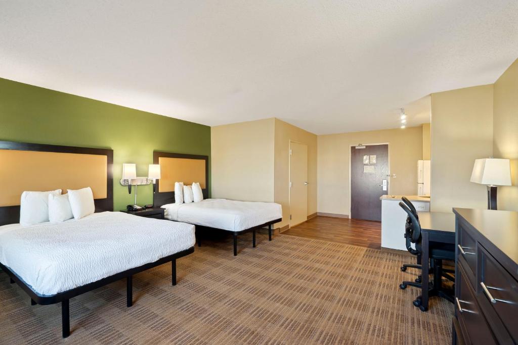 Studio with 2 Double Beds – Non-Smoking