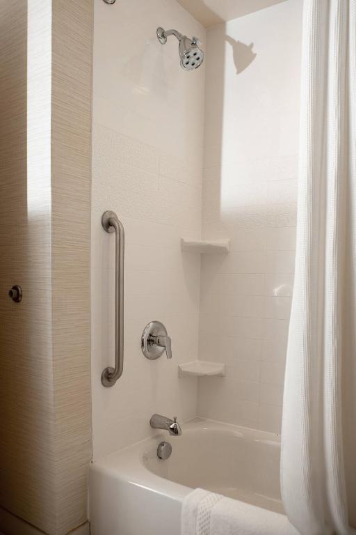 Queen Guest Room with Two Queen Beds