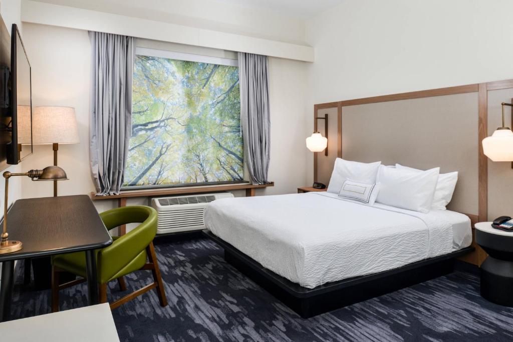 Guest room 1 King City view