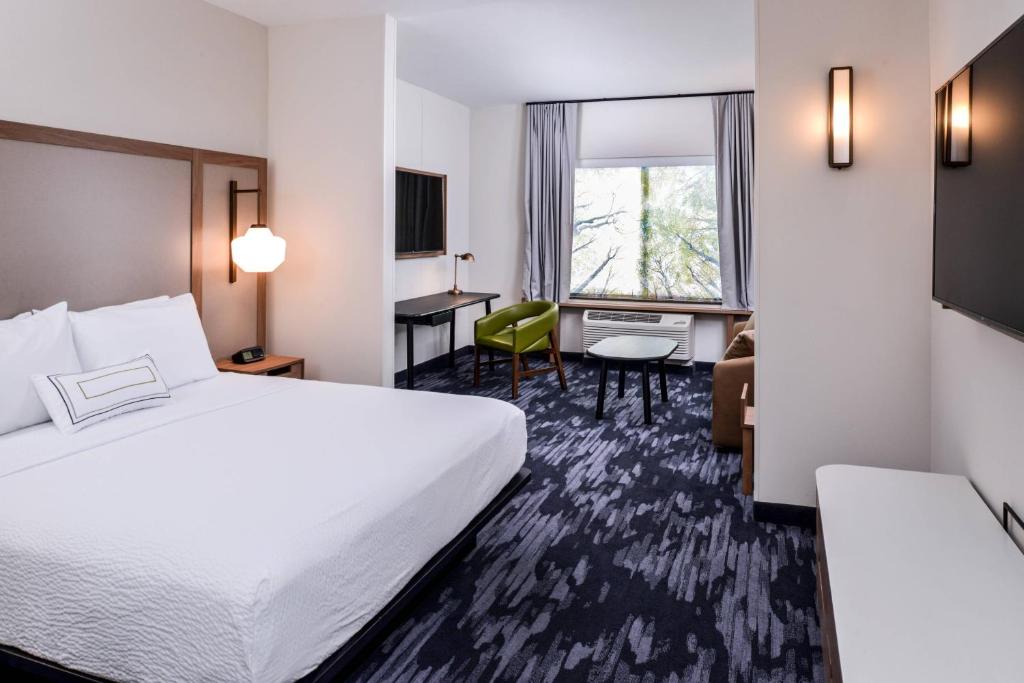 Suite 1 King Sofa bed City view