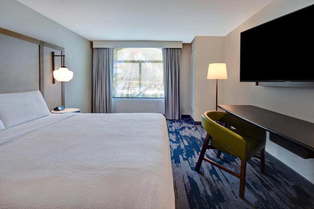 Guest room 1 King City view