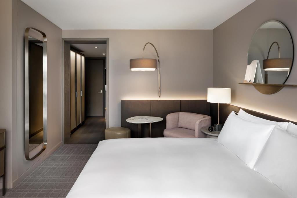 Fairmont King Room – Hearing Accessible