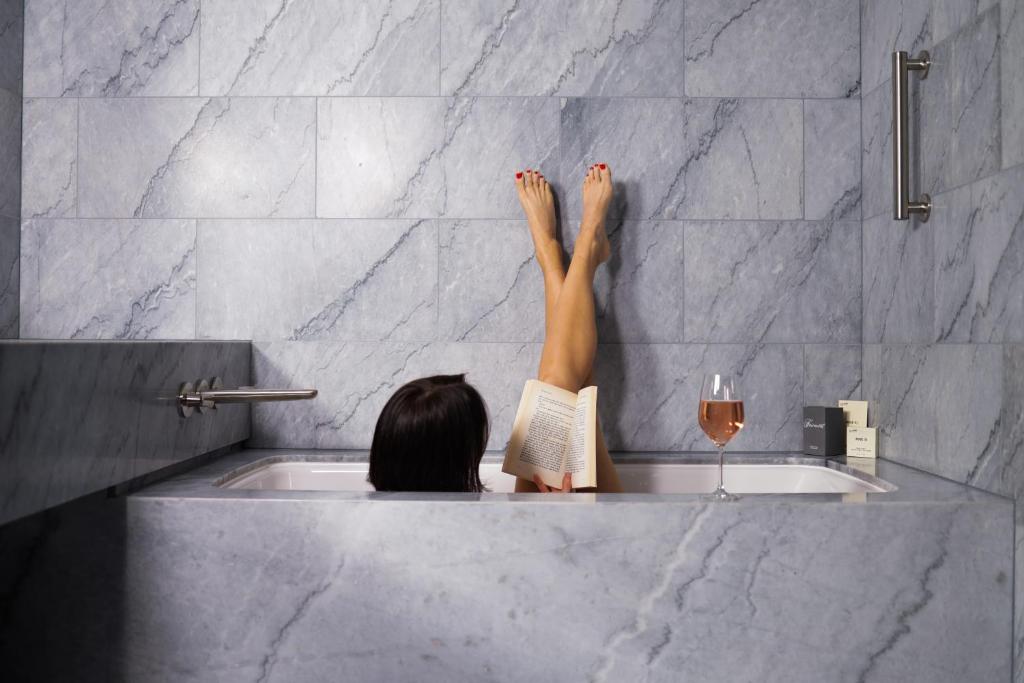 Fairmont King Room with Bathtub and Balcony