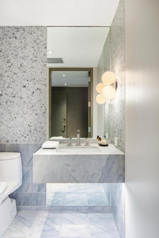 One Bedroom King Suite with ADA Visual Alarm